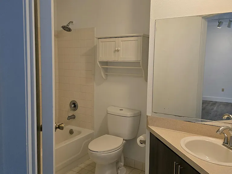 2445 SW 18th Ter #902 — Photo 8
