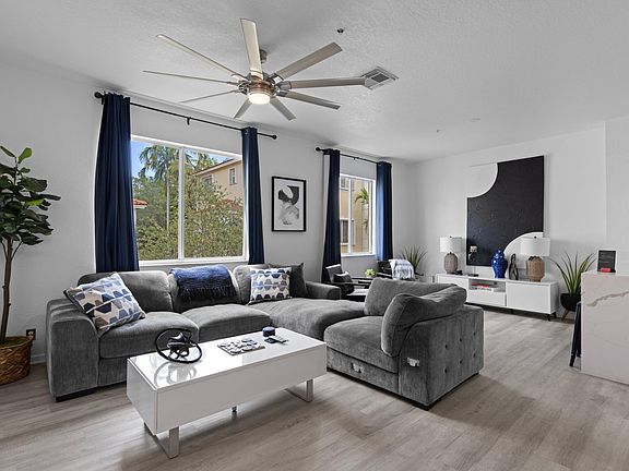3rd image of 3195 N Oasis Drive