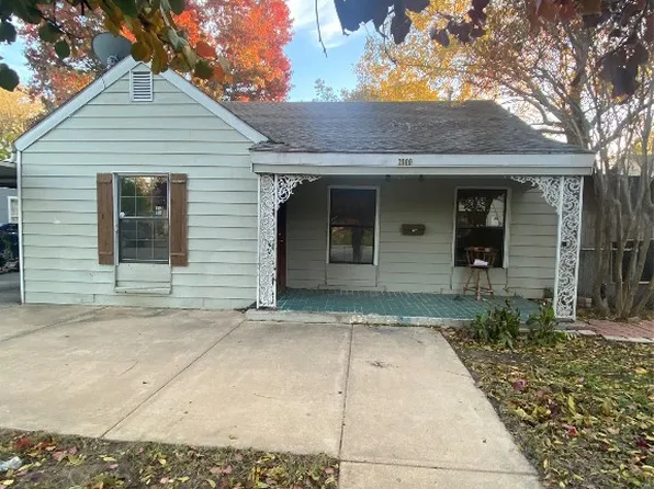 2900 Honeysuckle Ave, Fort Worth, TX 76111