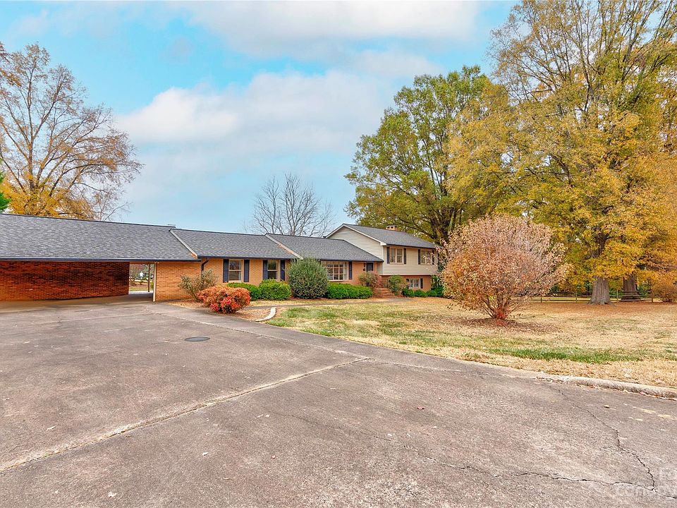 1st image of 912 Sherwood Ln