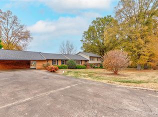 912 Sherwood Ln, Kings Mountain, NC 28086