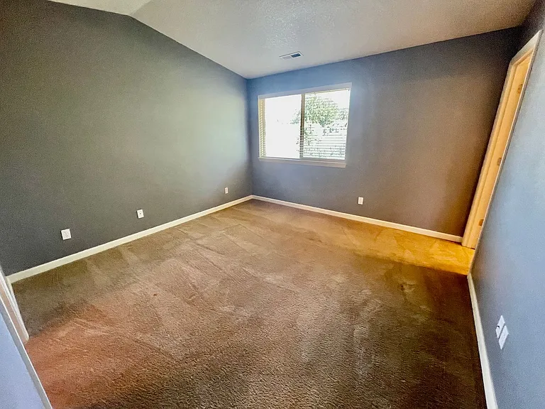 12947 NW Clement Ln — Photo 26