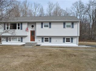 4 Flirtation Dr, Danbury, CT 06810
