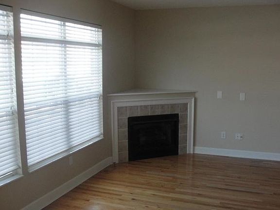 3rd image of 90 Olentangy St