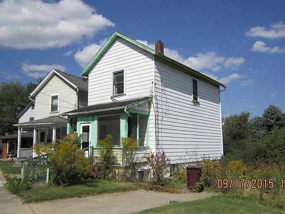 2nd image of 422 Alexander St