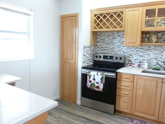 4th image of 4629 Poinciana St APT 422
