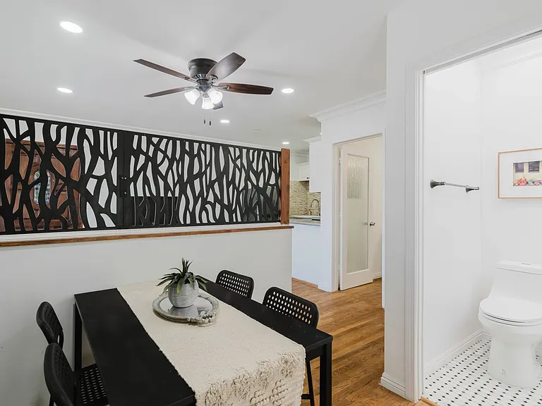 9031 Phyllis Ave #2 — Photo 9