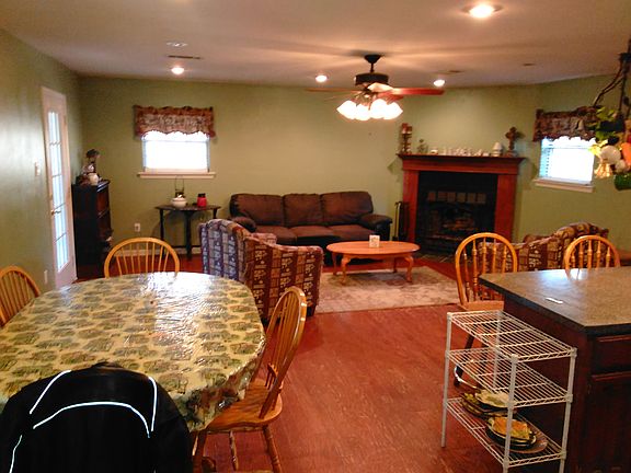 Eat in kitchen-living
