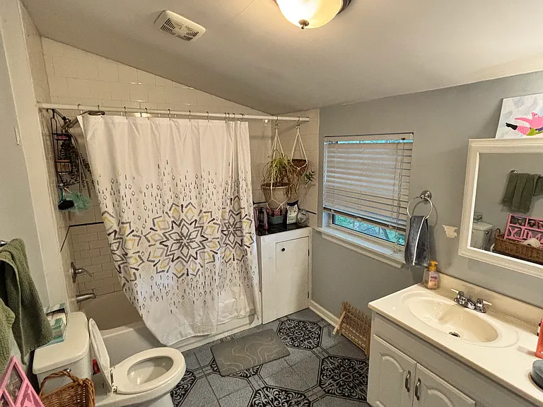 539 S Cox St #2 — Photo 11