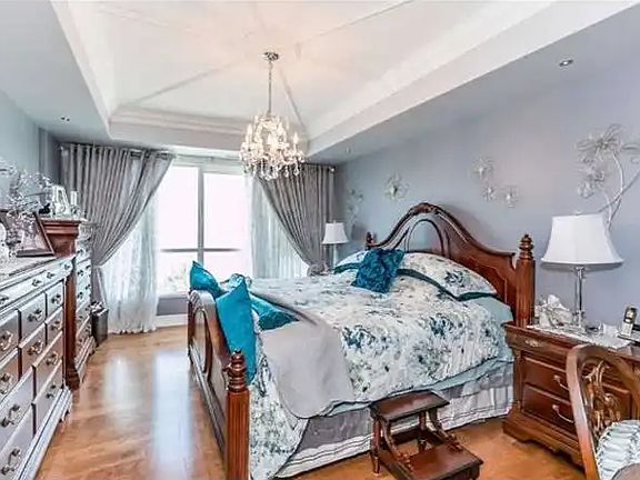 2nd image of 33 Ellen St #1006