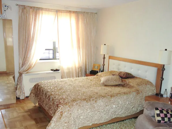 3090 Voorhies Avenue image 1 of 10