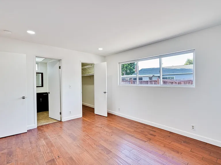 2023 Portsmouth Ct — Photo 6