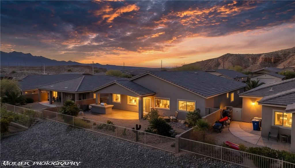 1352 Lexington Ln, Mesquite, NV - View 2