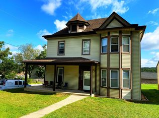 1301 4th St APT 1, Waynesboro, VA 22980