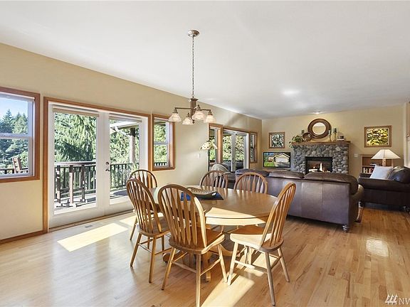 5th image of 10328 Moller Dr NW