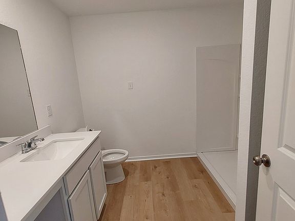 5th image of 1408 Manor Ct