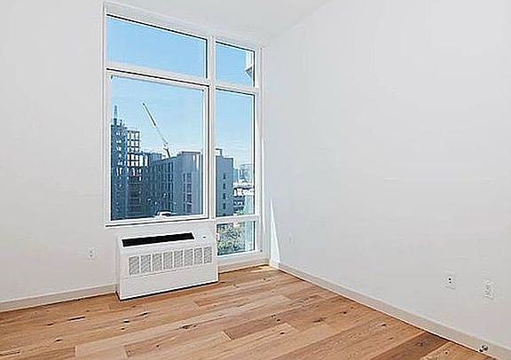 4th image of 2310 41st Ave APT 7F