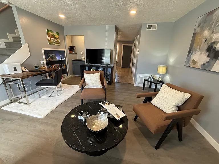 4229 Willowisp Dr — Photo 2