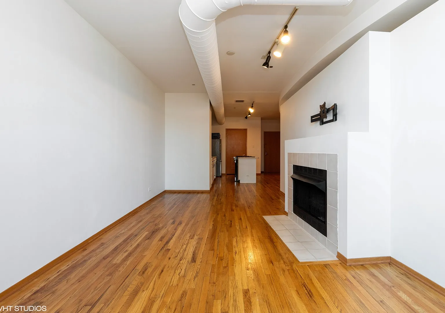 1 bed, 875 sqft, $2,500 — Photo 4