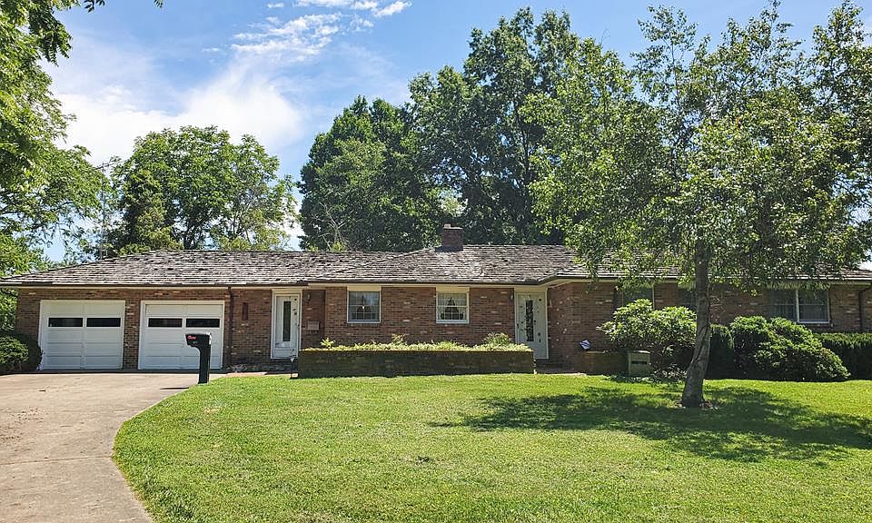 1st image of 209 Anderson Dr