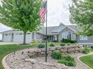 3075 Lymans Run, Sun Prairie, WI 53590