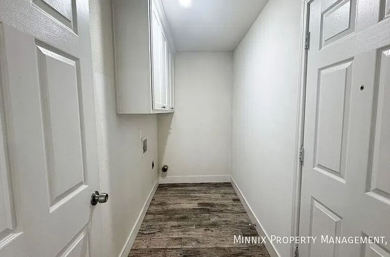 1519 E 14th St — Photo 24