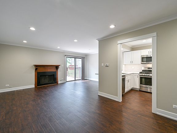 4th image of 1119 Hertford Ct
