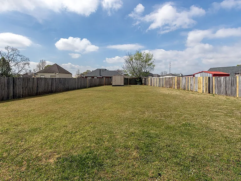 825 Bluegrass Dr — Photo 16