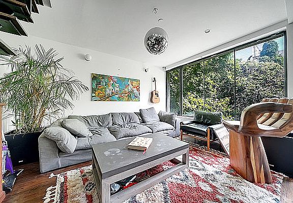3rd image of 131 Wythe Ave APT 2R