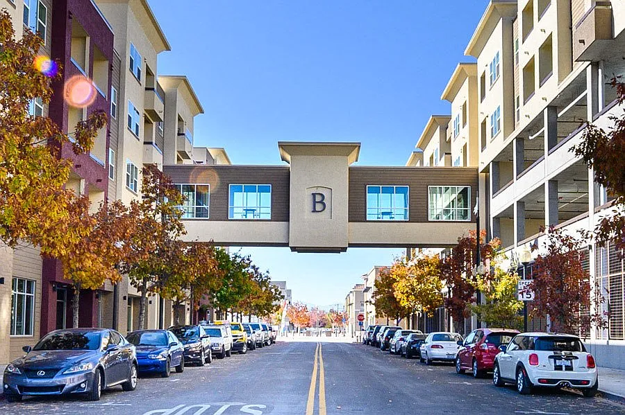 The Bridges At Victorian Square