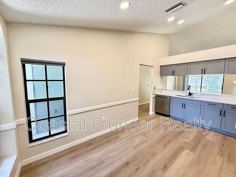 8774 Huntfield St — Photo 11
