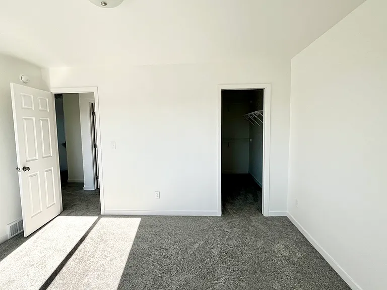 6886 Joseph St — Photo 10
