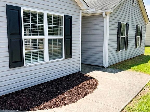 2nd image of 220 Barberry Ln