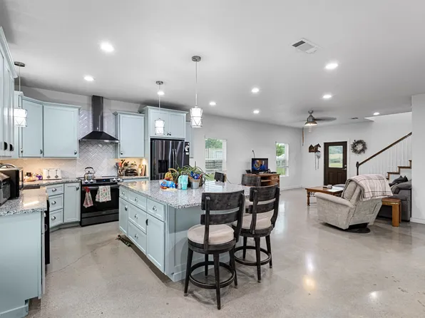 124 County Road 4511, Decatur, TX 76234