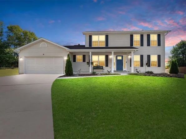330 Hunters Chase St, Winfield, MO 63389