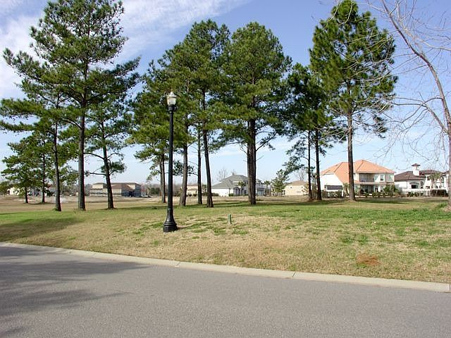 2nd image of 122 Avenue Of The Palms