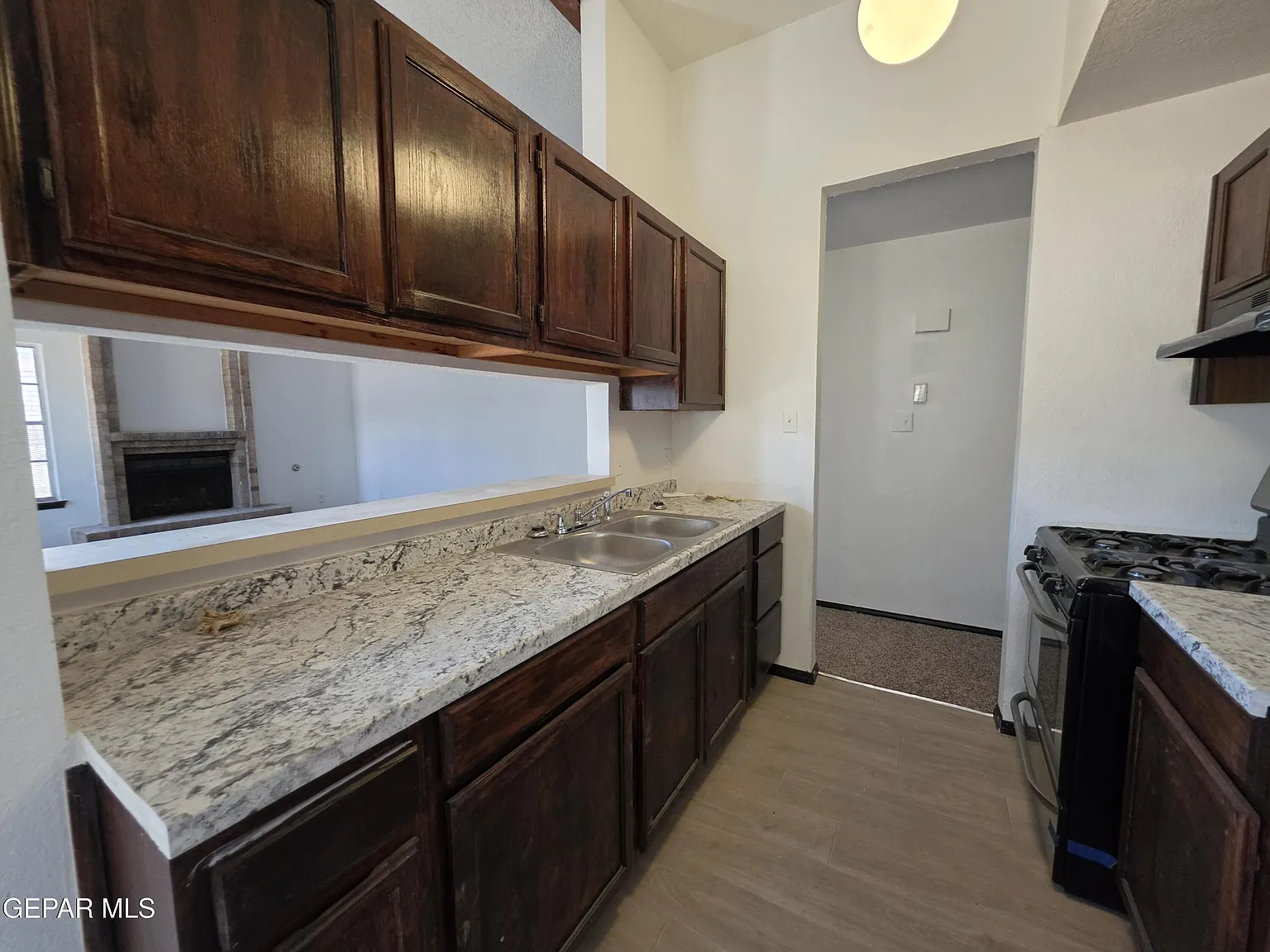 3 bed, 2.0 bath, 1200 sqft, $1,550 — Photo 4