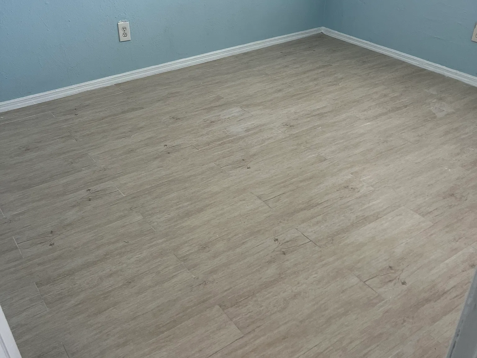 2 bed, 870 sqft, $2,000 — Photo 2