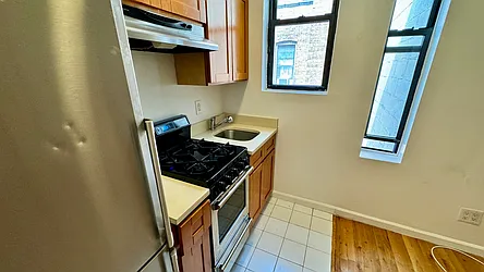 Rented by HOLTON REAL ESTATE INC.