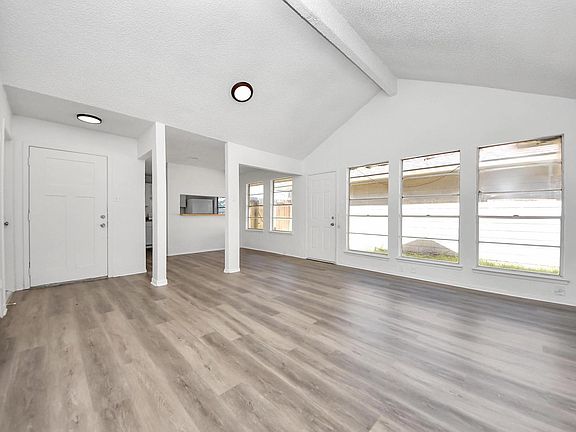 4th image of 23326 Prairie Bird Dr