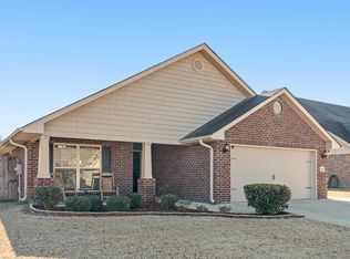 165 River Crest Ln, Helena, AL 35080