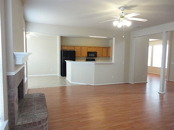 4th image of 106 S Rolling Meadows Dr