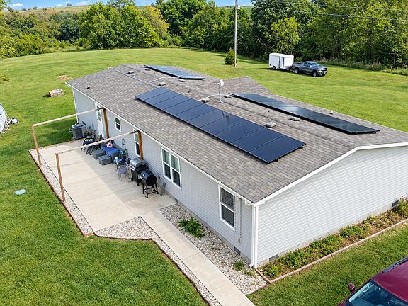 3rd image of 505 Tackett Ln