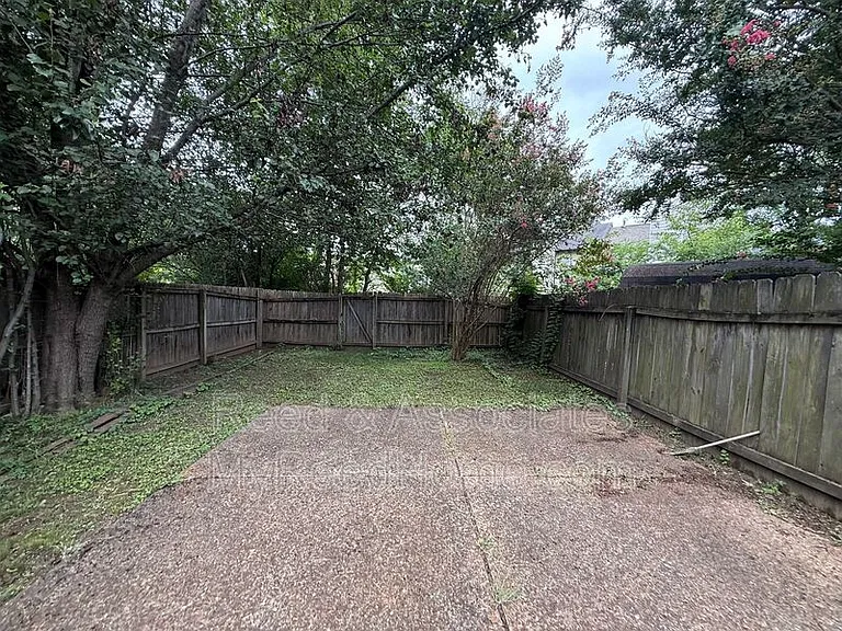 7004 Wesley Ct — Photo 11