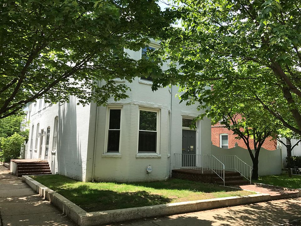 FRONT OF 2401 PARK (VIEW FROM PARK AVE)