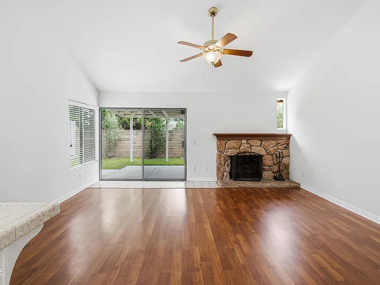 9026 Feather St — Photo 19