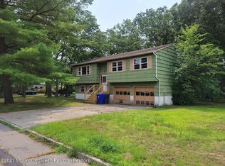 52 Pleasant Ave, Brick, NJ 08724