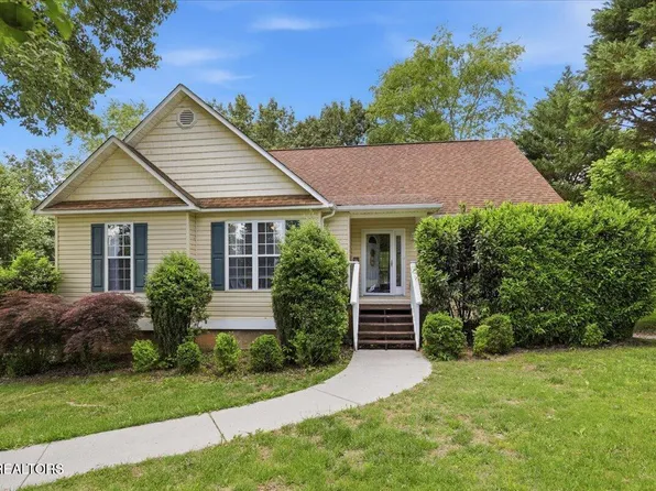 1138 Vista Dr, Sevierville, TN 37862