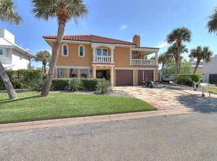 1 Kingfisher Ln, Rockport, TX 78382