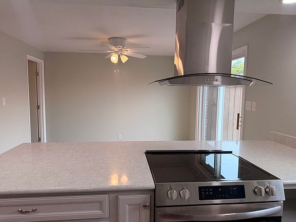 5th image of 110 Freedom Ct